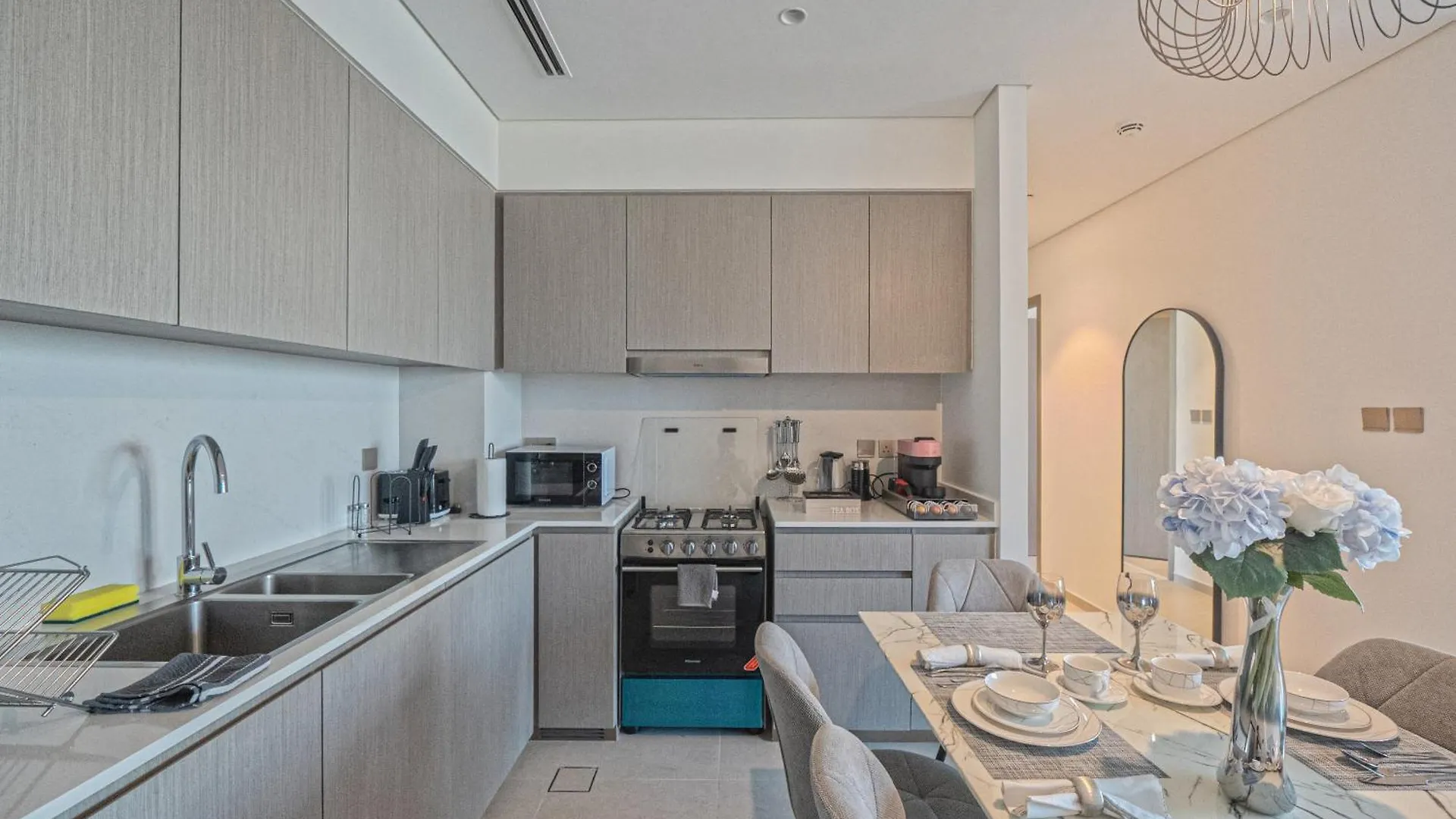 Venetian - Chill In 2Br Insane Burj Views & Luxe Massage Chair Ντουμπάι