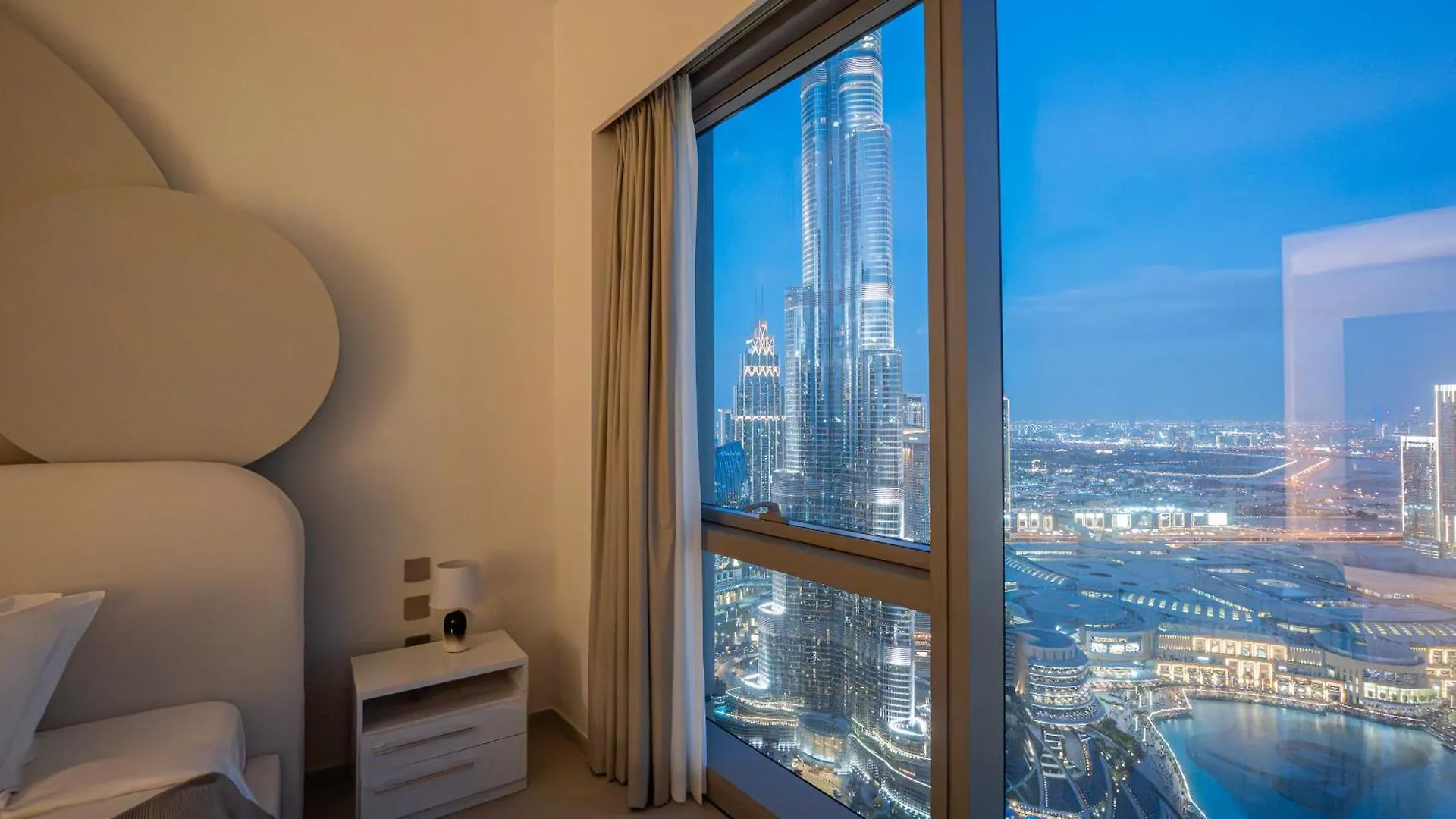 Venetian - Chill In 2Br Insane Burj Views & Luxe Massage Chair Dubai