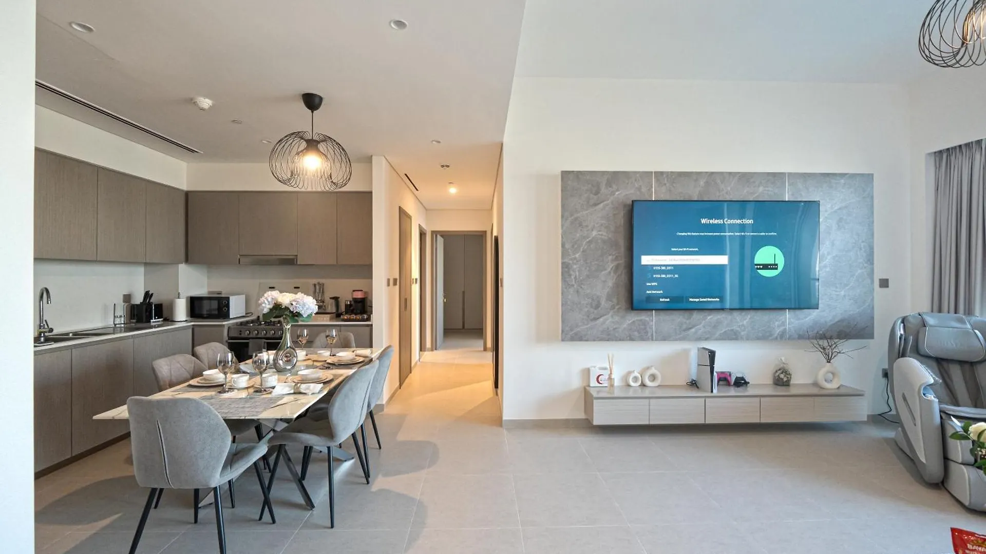 Venetian - Chill In 2Br Insane Burj Views & Luxe Massage Chair Dubai Apartment