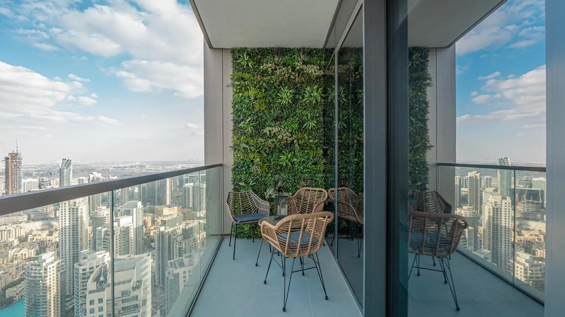 Apartment Venetian - Chill In 2Br Insane Burj Views & Luxe Massage Chair Dubai United Arab Emirates