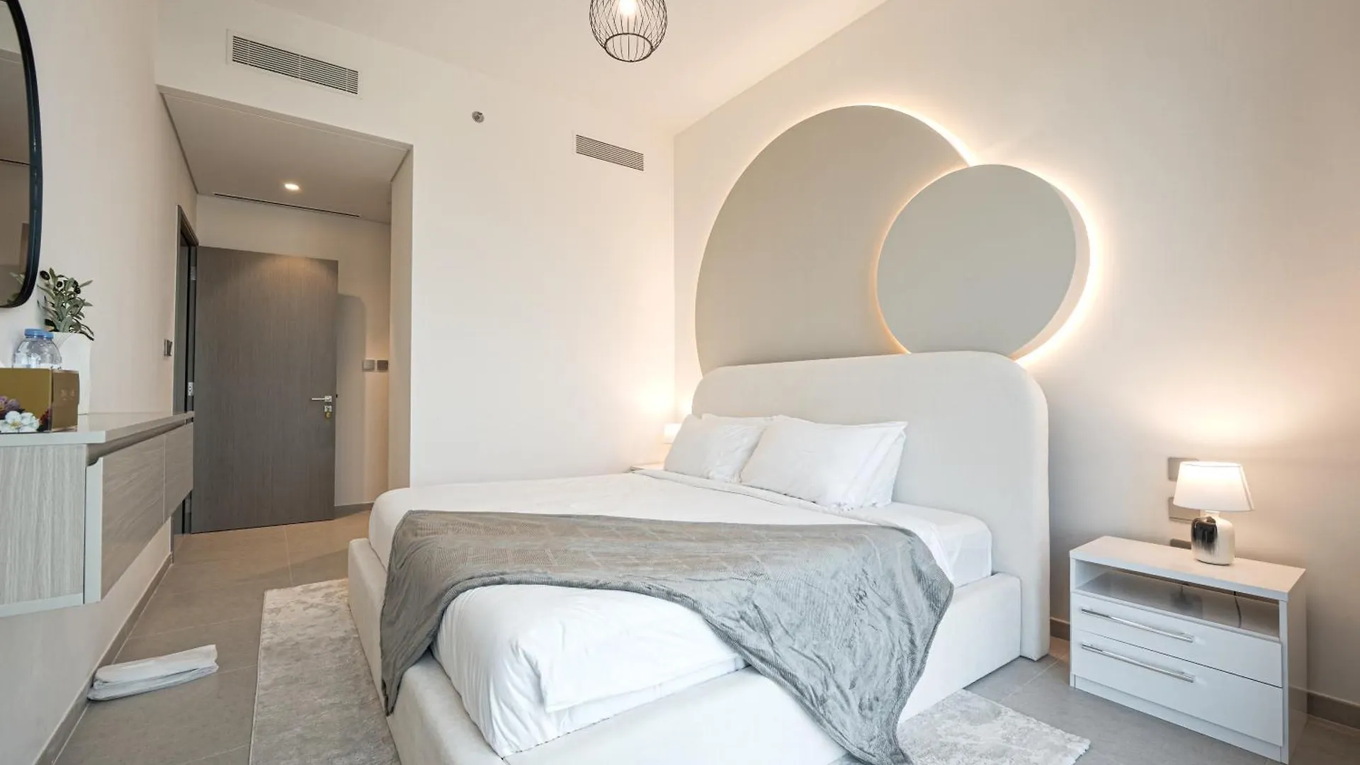 Apartment Venetian - Chill In 2Br Insane Burj Views & Luxe Massage Chair Dubai United Arab Emirates