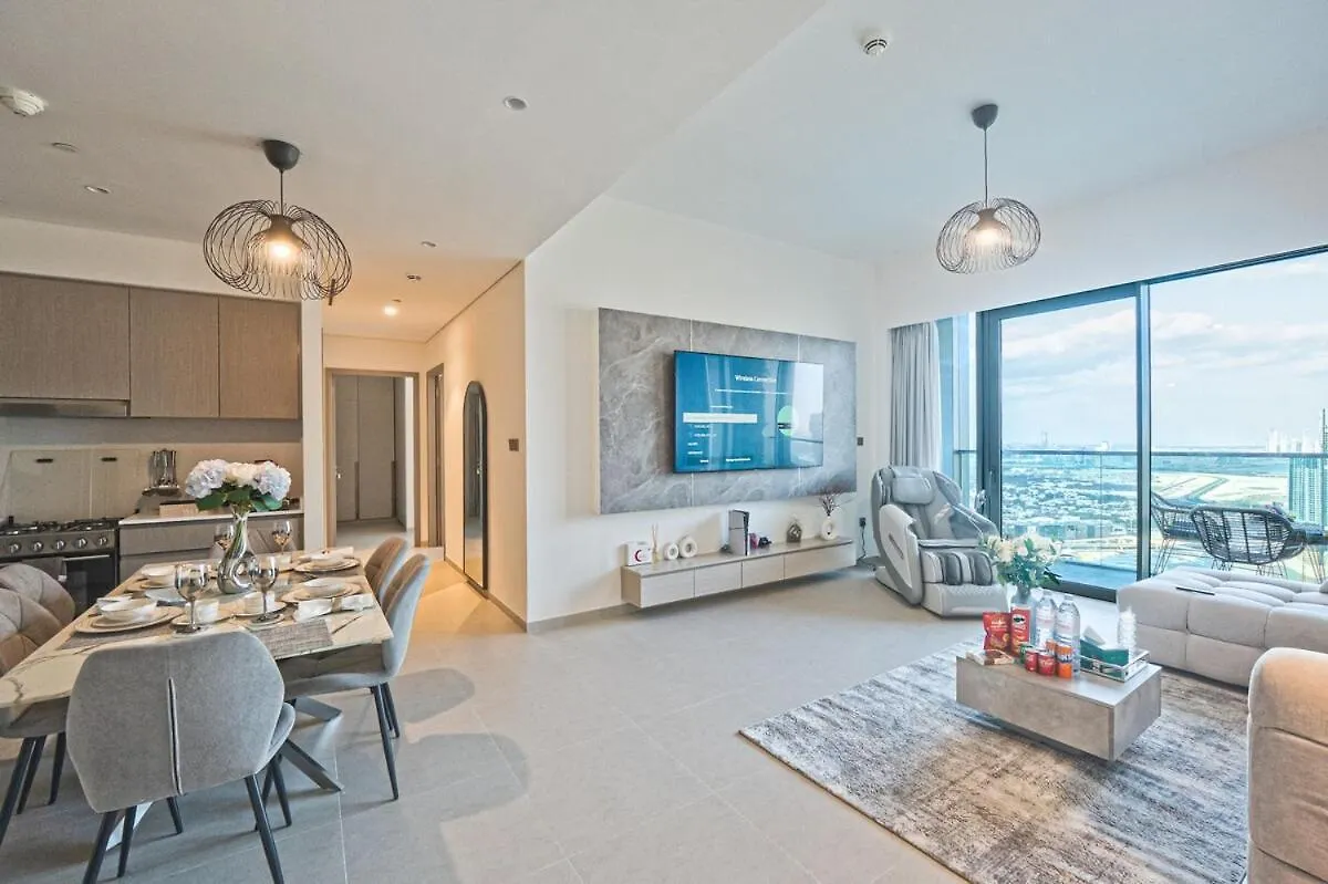 Venetian - Chill In 2Br Insane Burj Views & Luxe Massage Chair Dubai Apartment