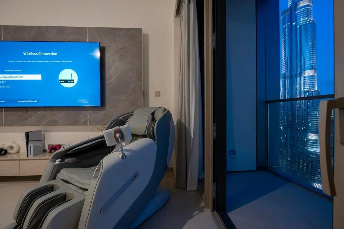 Venetian - Chill In 2Br Insane Burj Views & Luxe Massage Chair Dubai Apartment