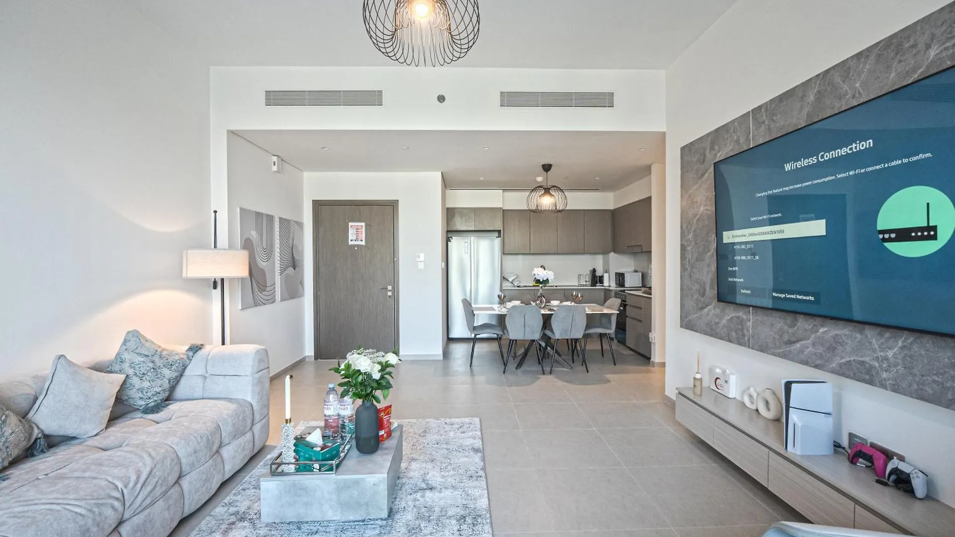 Venetian - Chill In 2Br Insane Burj Views & Luxe Massage Chair Dubai Apartment